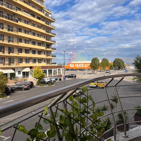 Heart Of Summerland Apartment *